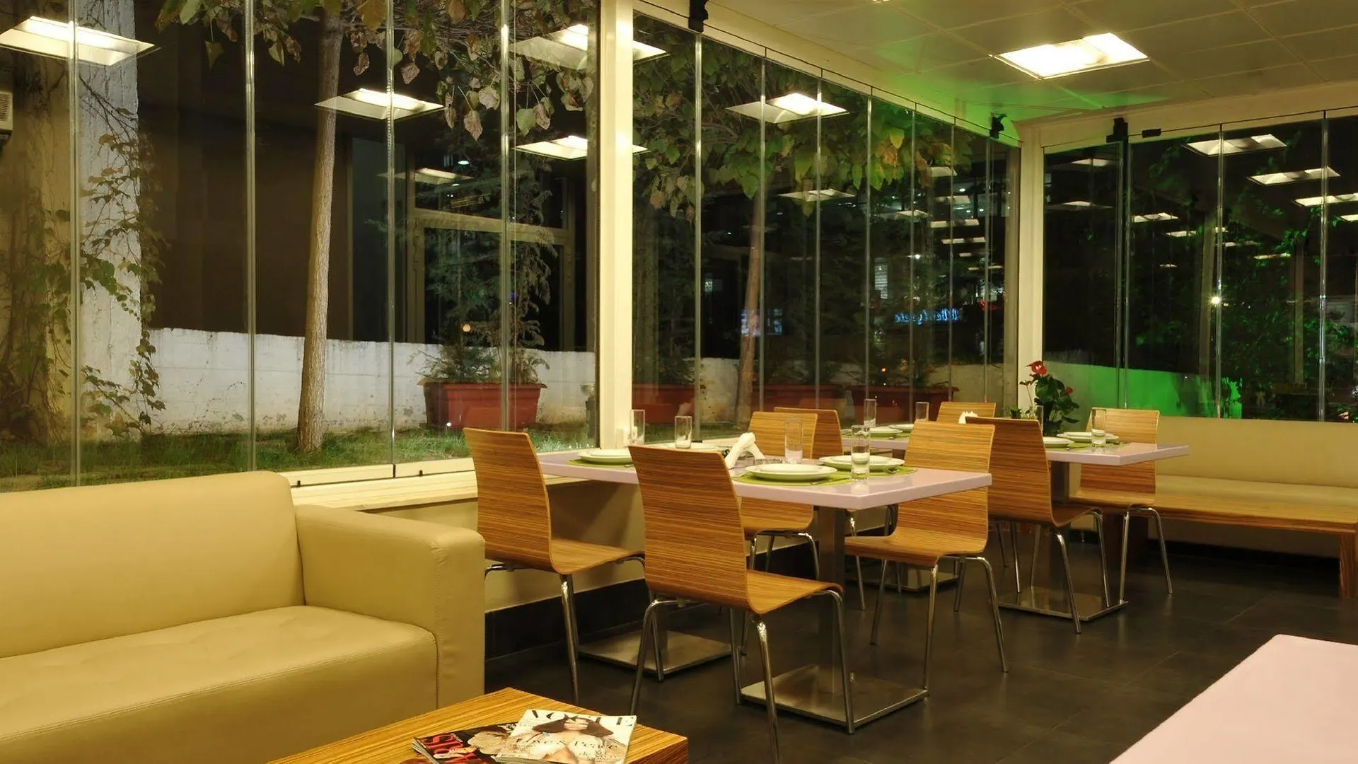 Suite Hotel Merlot - Beirut 3*,